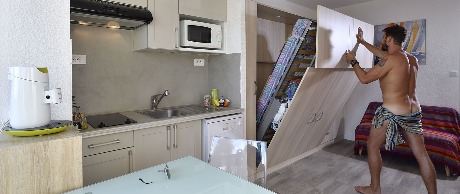 Voll ausgestattete Küche Studio Liouquet Swinger-Mietwohnung
