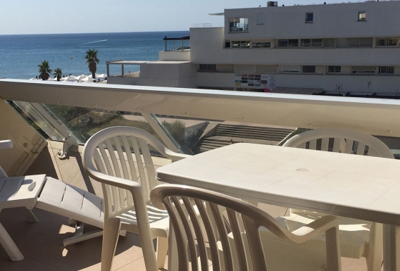 Classic naturist studio flat for rent with sea view terrace